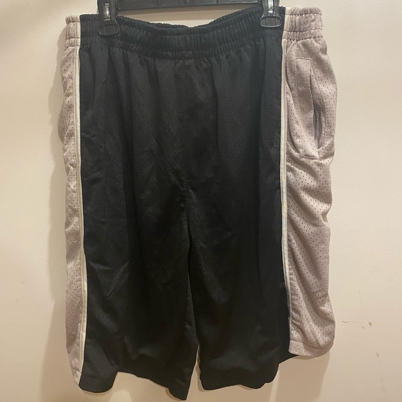2XL black and grey shorts - Picture 1 of 3